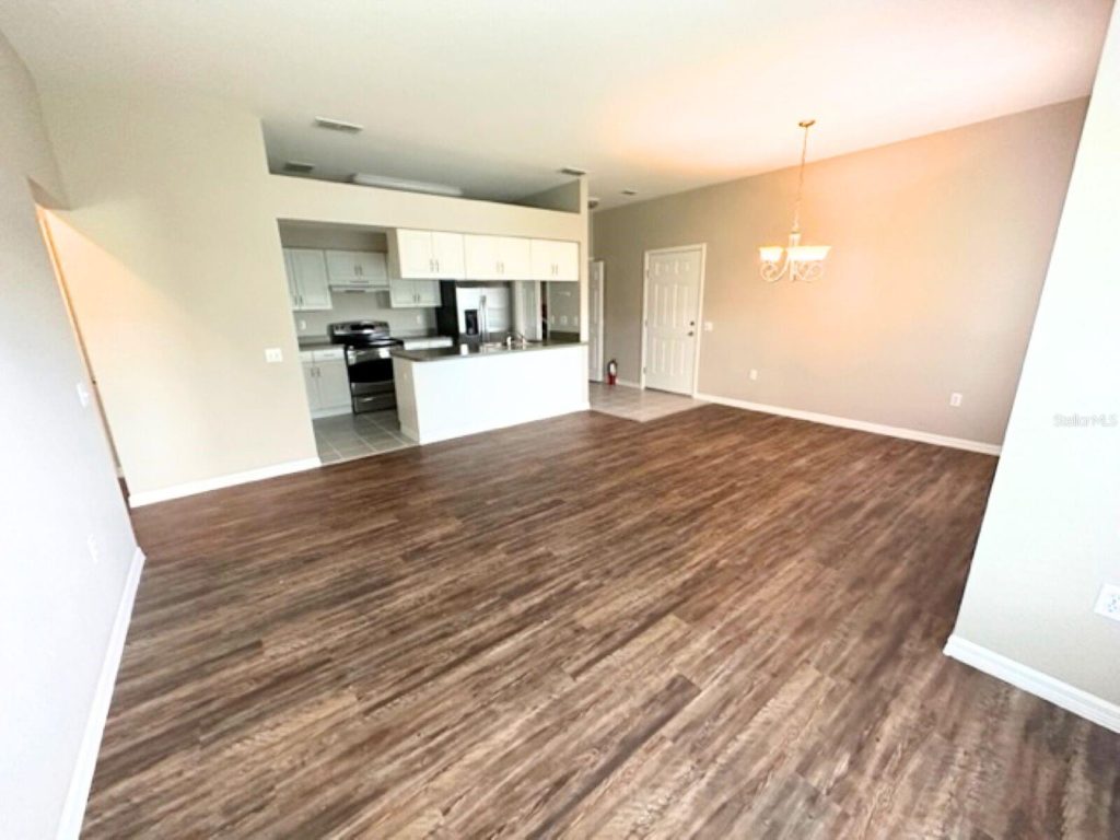 1005 EAGLE POND DR #1005