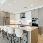 301 QUAY COMMONS DR #704