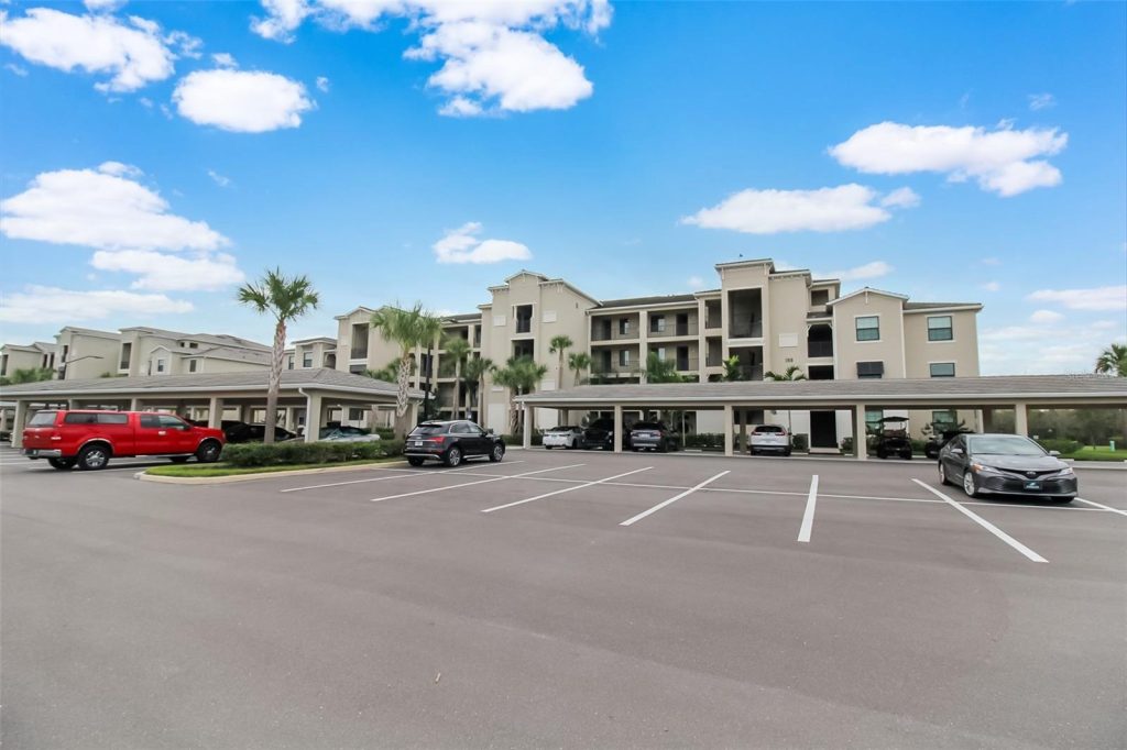 17810 GAWTHROP DR #207